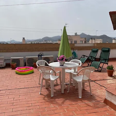 Diagonal Apartment *